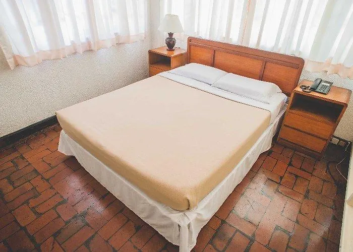 Broadway Court Apartelle 4th Street Hotel 3*