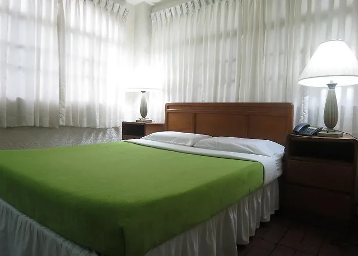 Hotel Broadway Court Apartelle 4th Street 3*