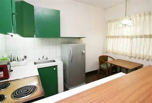 Broadway Court Apartelle 4th Street