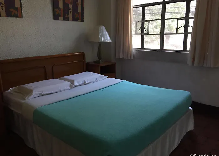 Broadway Court Apartelle 4th Street 3*