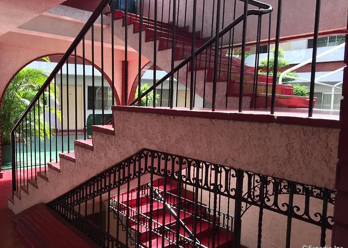 Broadway Court Apartelle 4th Street Hotel