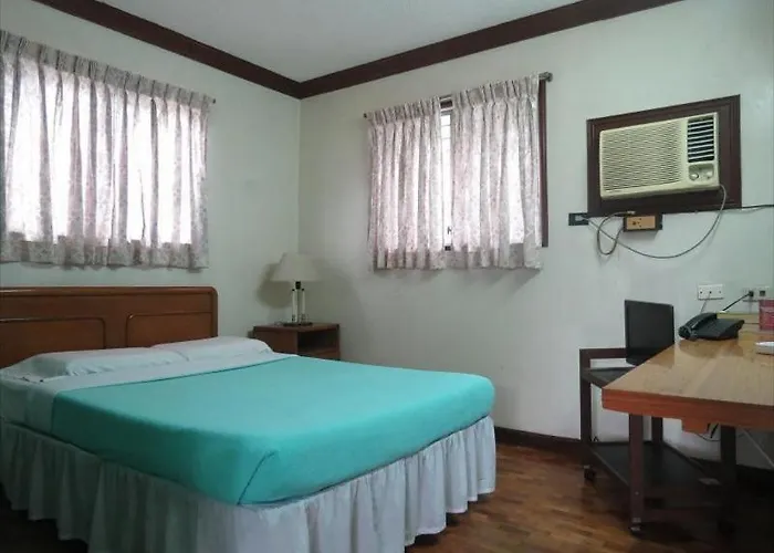 Broadway Court Apartelle 4th Street Hotel