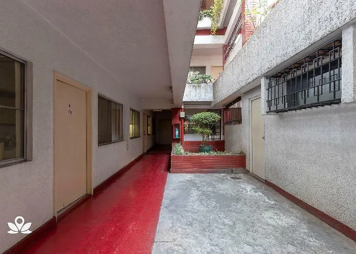 Hotel Broadway Court Apartelle 4th Street 3*