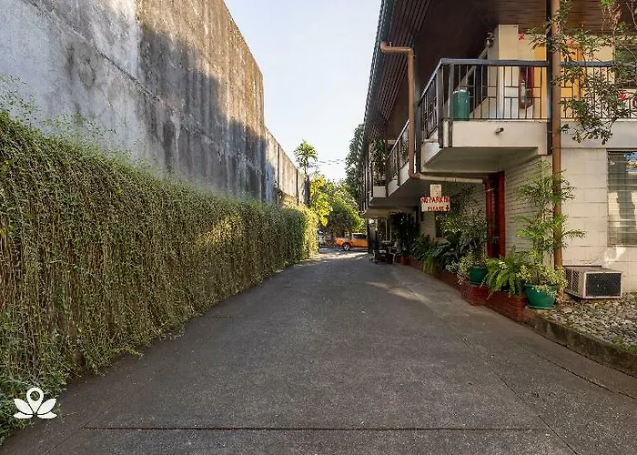 Broadway Court Apartelle 4th Street Hotel 3*