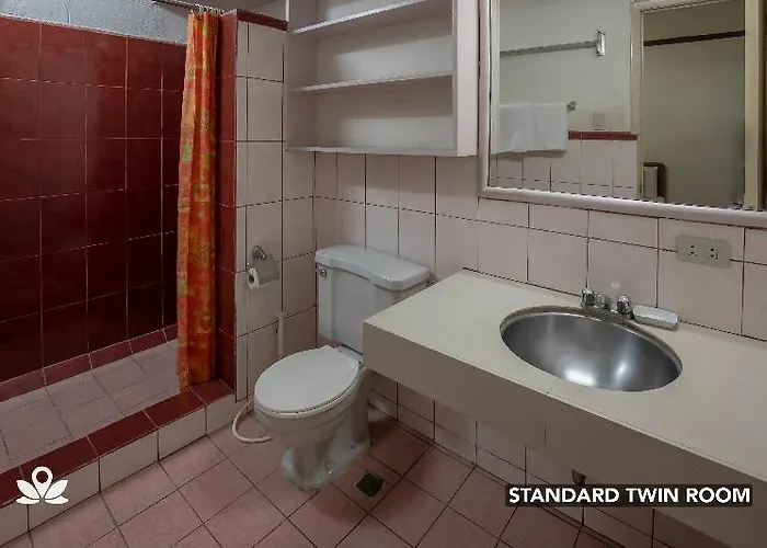 Hotel Broadway Court Apartelle 4th Street 3*