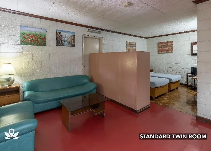 Hotel Broadway Court Apartelle 4th Street